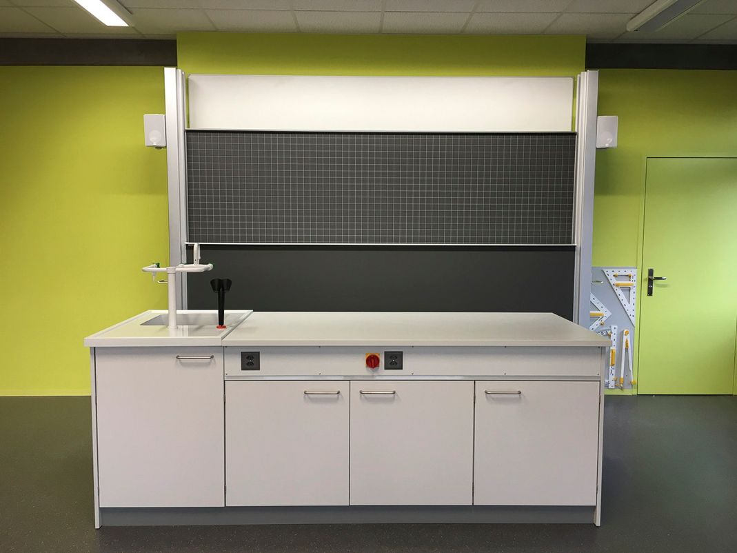 Système de rinçage de INNLAB - fournisseur d'équipements de laboratoire sur mesure et décorateur intérieur de Allschwil, Rodersdorf et Bâle