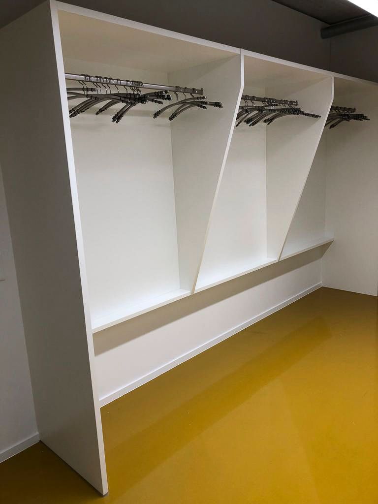 Armoires de INNLAB - fournisseur d'équipements de laboratoire sur mesure et décorateur intérieur de Allschwil, Rodersdorf et Bâle