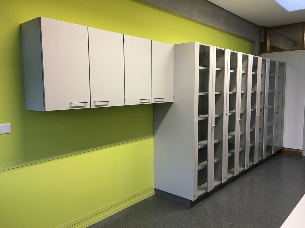 Armoires de INNLAB - fournisseur d'équipements de laboratoire sur mesure et décorateur intérieur de Allschwil, Rodersdorf et Bâle