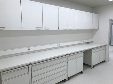 Schränke von INNLAB - Labor- und Inneneinrichter nach Mass aus Allschwil, Rodersdorf und Basel
